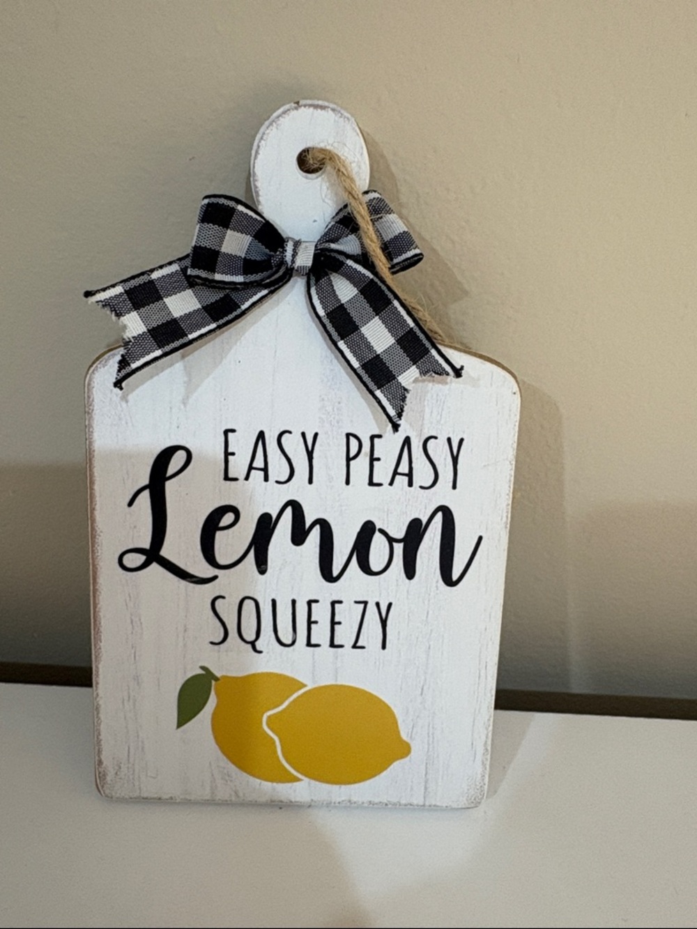 Hobby Lobby White Lemon Squeezy Wood Sign with Black Plaid Bow